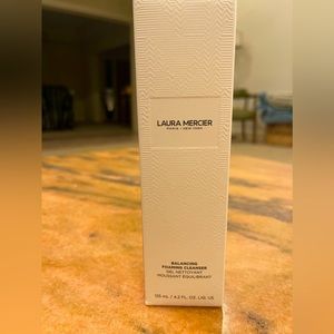 Laura Mercier Balancing Foaming Cleanser